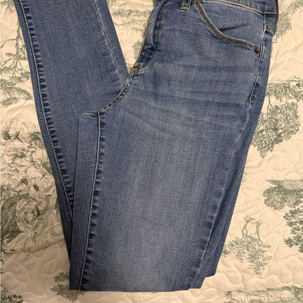 Universal Thread Light Blue Straight Leg Jeans